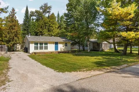 8530 W Matilda Dr, Grayling, MI 49738 photo 3