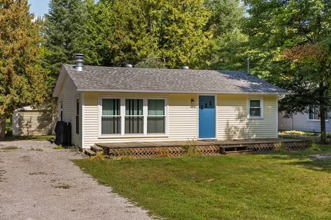 8530 W Matilda Dr, Grayling, MI 49738