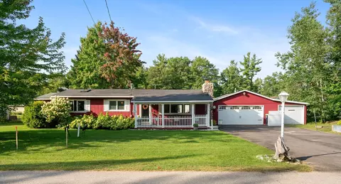 6574 Burchfield Rd, Indian River, MI 49749