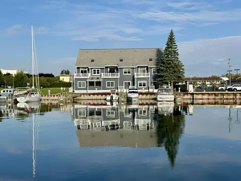120 W State St UNIT 3, Cheboygan, MI 49721