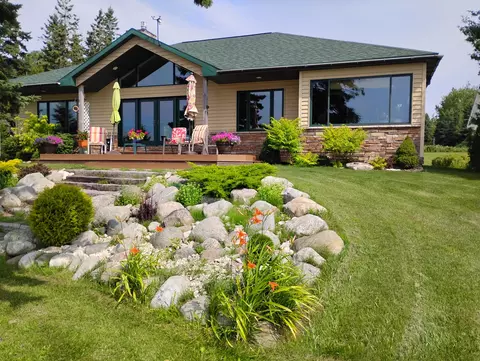 20 Halberg Ln, St. Ignace, MI 49781