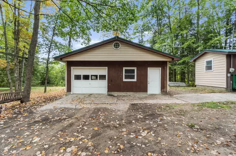 Exterior - 9325 Evergreen Dr, Gladwin, MI 48624 photo 6 of 7