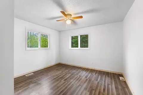 Bedroom - 9325 Evergreen Dr, Gladwin, MI 48624 photo 3 of 4