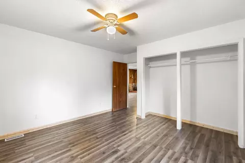 Bedroom - 9325 Evergreen Dr, Gladwin, MI 48624 photo 4 of 4