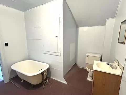 Bath - 116 E Hamilton St, Alpena, MI 49707 photo 4 of 4