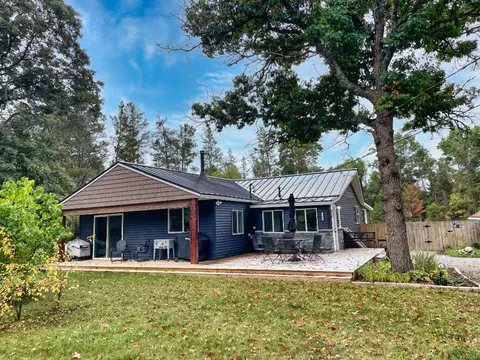2582 E Pioneer Rd, Roscommon, MI 48653