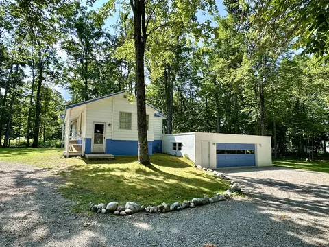 1205 Abela Rd, Cheboygan, MI 49721