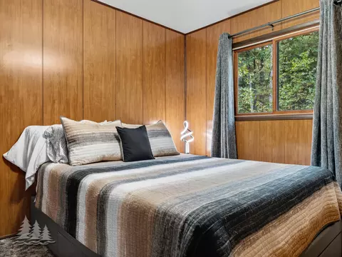 Bedroom - 1811 Fish Lab Rd, Lewiston, MI 49756 photo 1 of 3