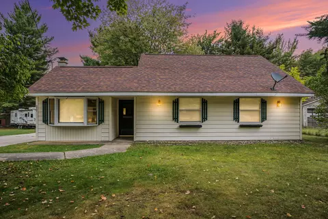 9397 Emerald Dr, Saint Helen, MI 48656