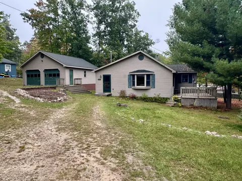 8063 Collen Ave, Grayling, MI 49738