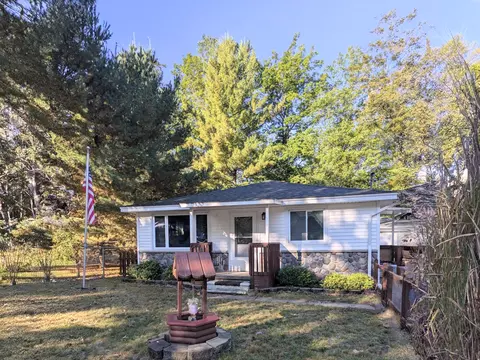 147 Devonshire Dr, Prudenville, MI 48651