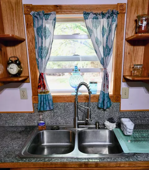 Kitchen - 10396 S Maple Valley Rd, Gladwin, MI 48624 photo 4 of 4