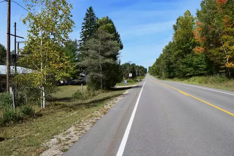 Exterior - 10396 S Maple Valley Rd, Gladwin, MI 48624 photo 8 of 12