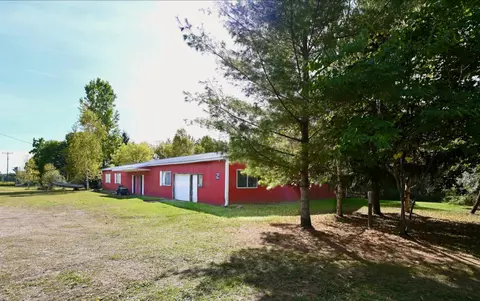 Exterior - 10396 S Maple Valley Rd, Gladwin, MI 48624 photo 5 of 12