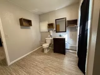 Bath - 11491 Pines Trl, Roscommon, MI 48653 photo 2 of 3