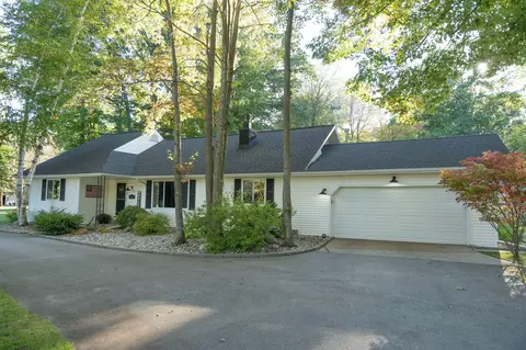 141 Seneca Trl, Prudenville, MI 48651