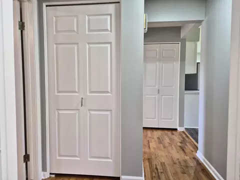 Entry Way - 2299 Lavelle Rd, Flint, MI 48504 photo 6 of 17