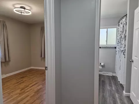 Entry Way - 2299 Lavelle Rd, Flint, MI 48504 photo 4 of 17