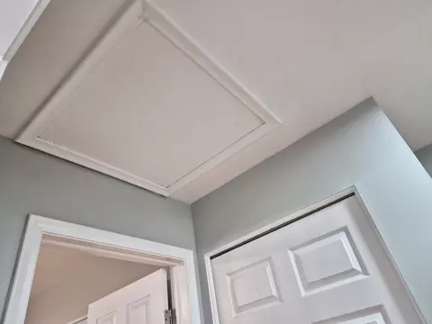 Entry Way - 2299 Lavelle Rd, Flint, MI 48504 photo 7 of 17