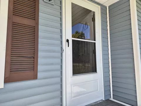 Exterior - 2299 Lavelle Rd, Flint, MI 48504 photo 9 of 11