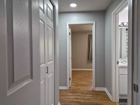Entry Way - 2299 Lavelle Rd, Flint, MI 48504 photo 9 of 17