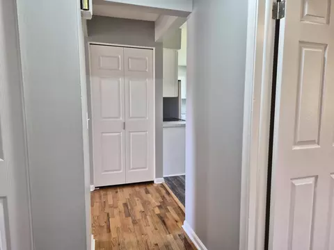 Entry Way - 2299 Lavelle Rd, Flint, MI 48504 photo 10 of 17