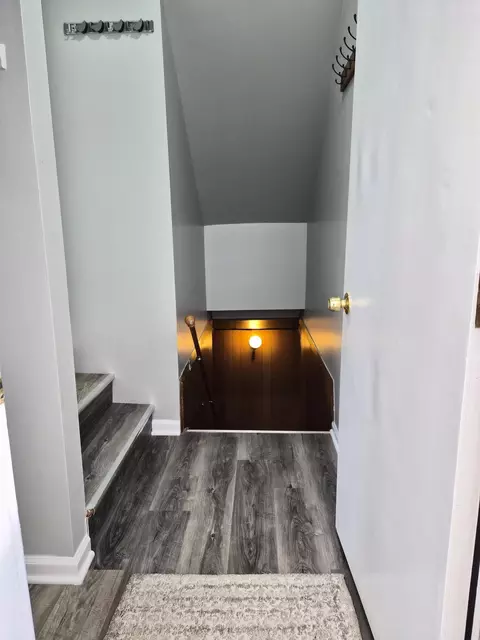 Entry Way - 2299 Lavelle Rd, Flint, MI 48504 photo 14 of 17