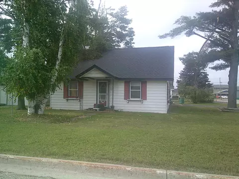 702 S Court Ave, Gaylord, MI 49735
