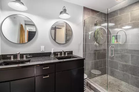 Bath - 2371 E Mullett Lake Rd, Indian River, MI 49749 photo 2 of 4