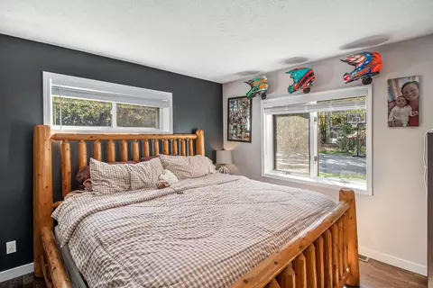 Bedroom - 2371 E Mullett Lake Rd, Indian River, MI 49749 photo 2 of 8