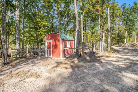 Exterior - 2371 E Mullett Lake Rd, Indian River, MI 49749 photo 6 of 13