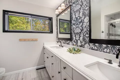 Bath - 2371 E Mullett Lake Rd, Indian River, MI 49749 photo 3 of 4