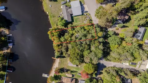 425 Atwood Dr, Prudenville, MI 48651