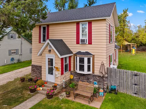 314 S Court Ave, Gaylord, MI 49735