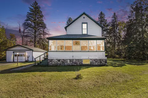111 Bell St, Cheboygan, MI 49721
