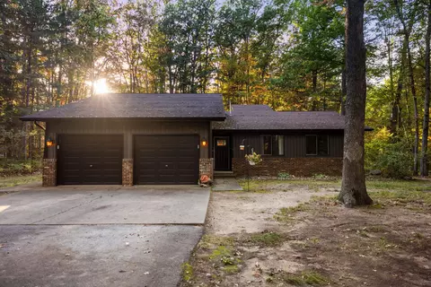 100 Corral St, Houghton Lake, MI 48629