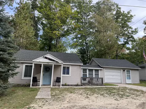 316 Cleveland St, Roscommon, MI 48653