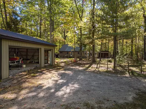 302 NE Mullett Lake Rd, Indian River, MI 49749