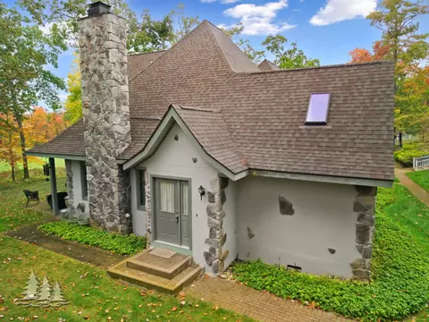 907 Chardonnay Ln, Lewiston, MI 49756
