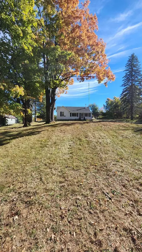 1601 M-33 Hwy, Comins, MI 48619