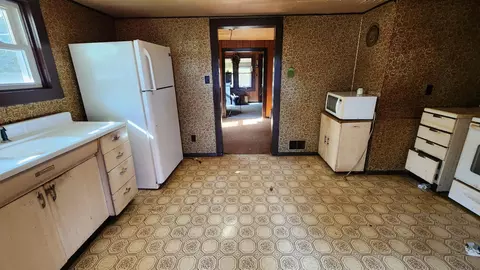 Entry Way - 1601 M-33 Hwy, Comins, MI 48619 photo 1 of 2
