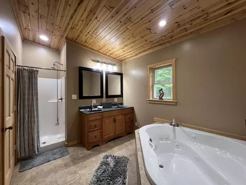 Bath - 1941 High Rd, Roscommon, MI 48653 photo 1 of 6