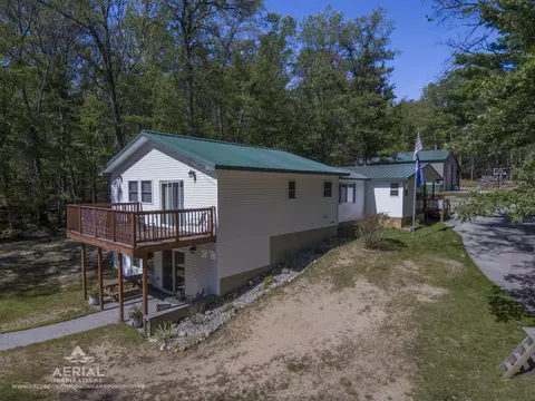 1941 High Rd, Roscommon, MI 48653