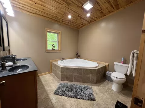 Bath - 1941 High Rd, Roscommon, MI 48653 photo 2 of 6