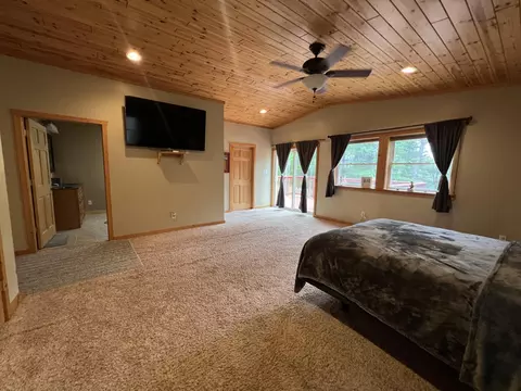 Bedroom - 1941 High Rd, Roscommon, MI 48653 photo 3 of 9
