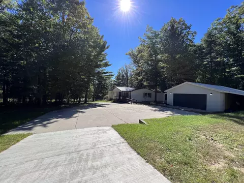 Exterior - 1941 High Rd, Roscommon, MI 48653 photo 11 of 19