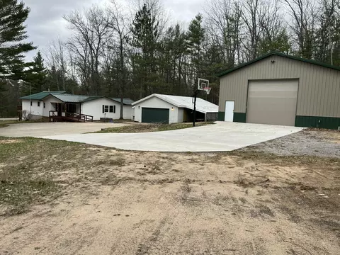 Exterior - 1941 High Rd, Roscommon, MI 48653 photo 14 of 19