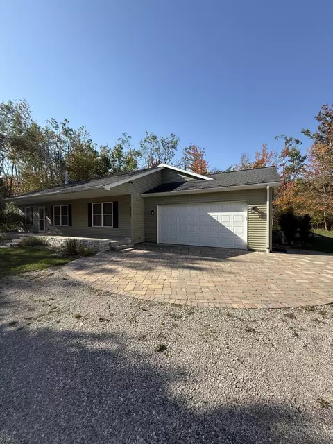 9798 Skytrails Cir, Mancelona, MI 49659