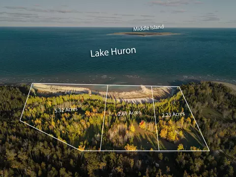 2 Wreck Rd, Alpena, MI 49707