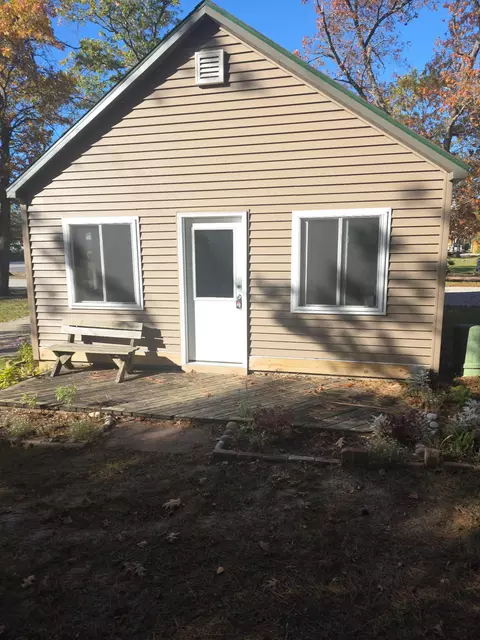 5115 S Straits Hwy #CABIN 1, Indian River, MI 49749